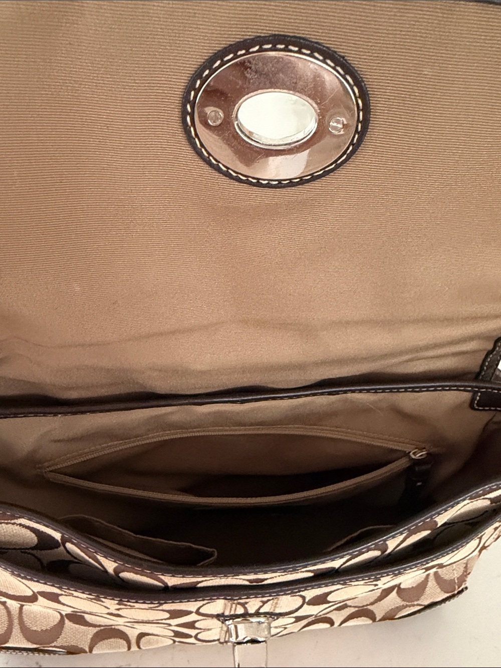 Vintage Coach Y2K Hampton Monogram Signature Canvas Crossbody Bag in beige/Brown - Picture 7 of 9